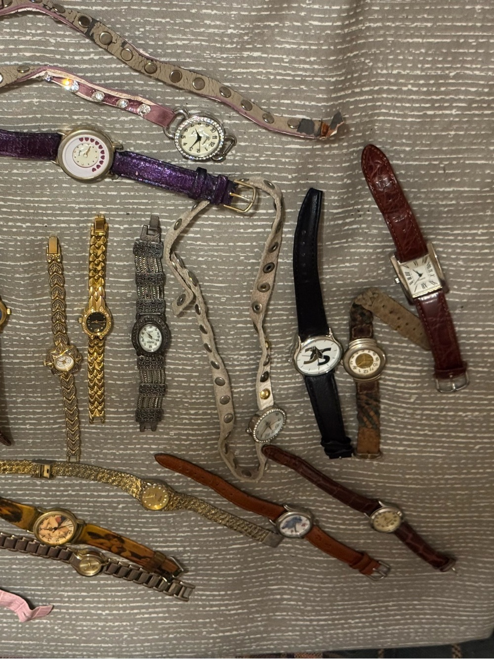 23 PC Assorted Fashion Watch Lot GUC 😊😊